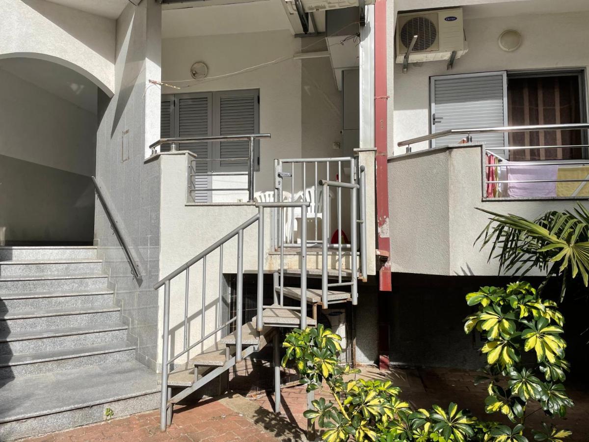 Apartments Zevs Budva Ngoại thất bức ảnh